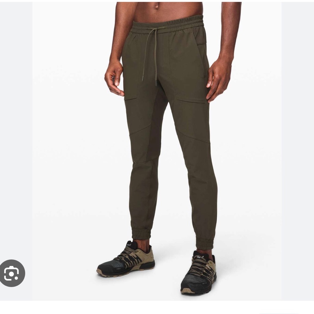 Lululemon mens license to train jogger, S, olive green EUC